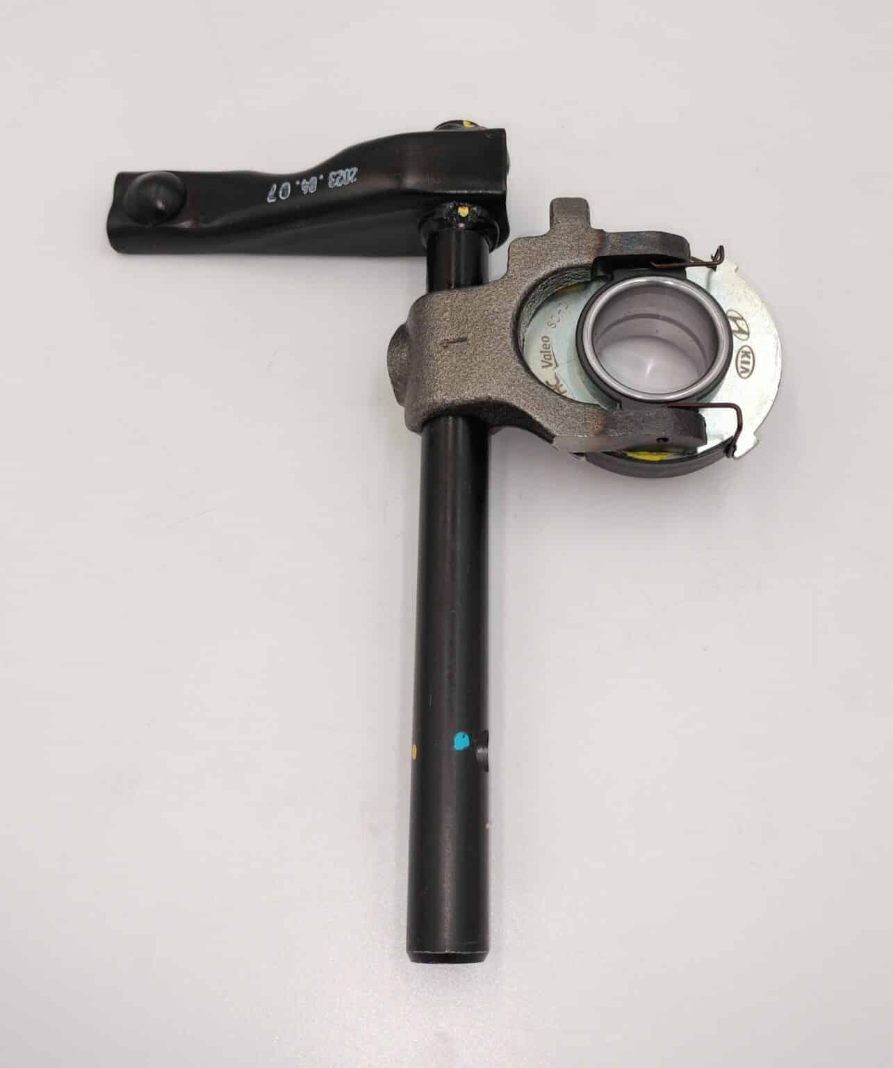 (20112020) KIA RIO CLUTCH RELEASE FORK Kia Parts & Accessories